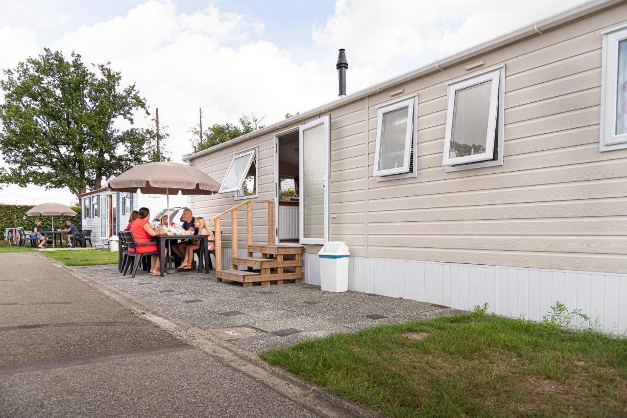 Camping De Binnenvaart Superior Chalet Aan de Wolfsberg Exterior foto